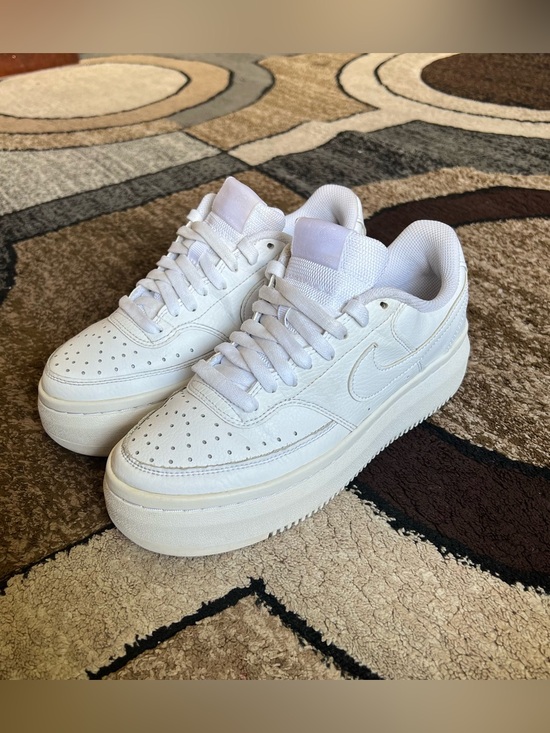 Nike Shoes - Women’s Nike Court Vision Alta Size 8